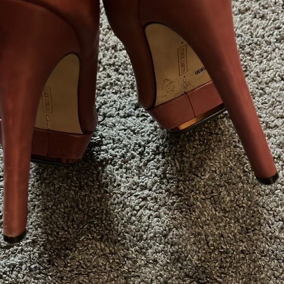 Vince Camuto Booties 8 1/2 - Picture 4 of 9